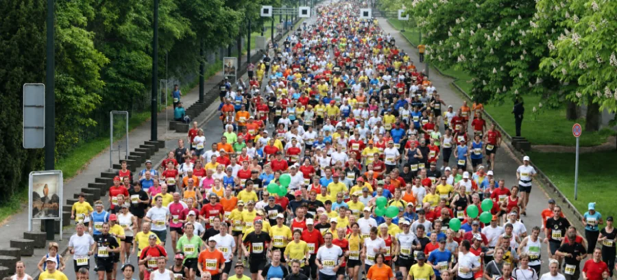 Startfeld des METRO Marathons in Düsseldorf