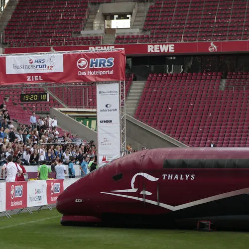 Thalys-Zug als Inflatable beim BusinessRun